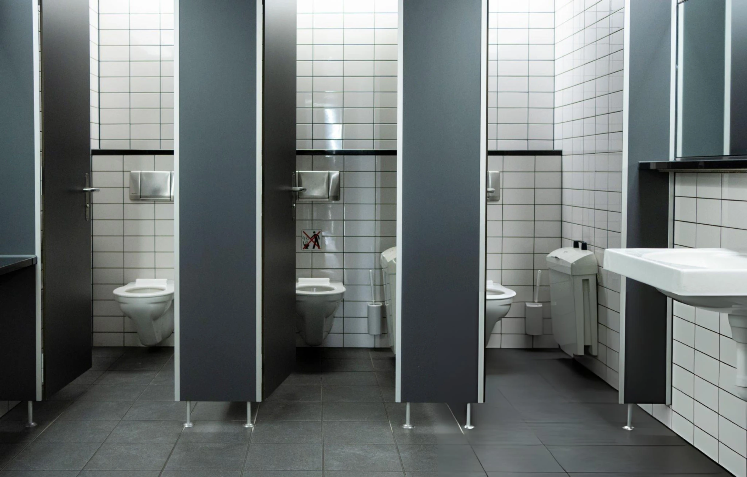 Panduan-Lengkap-Membangun-Public-Toilet-di-Mall-Hotel-Maupun-Rumah-Sakit